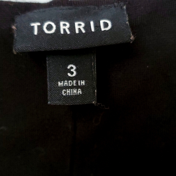 Torrid Size 3X Black Sleevless V-Neck Wrap Dress With Ruching. - Picture 6 of 7